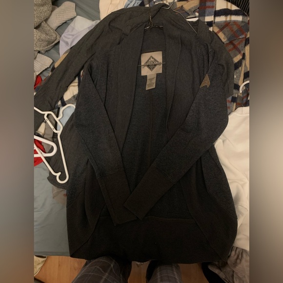 Beaver canoe cardigan - Picture 3 of 3